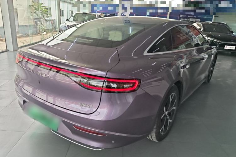 Used Hima Luxeed S7 2025 705 km Max Rear Right 45 Deg