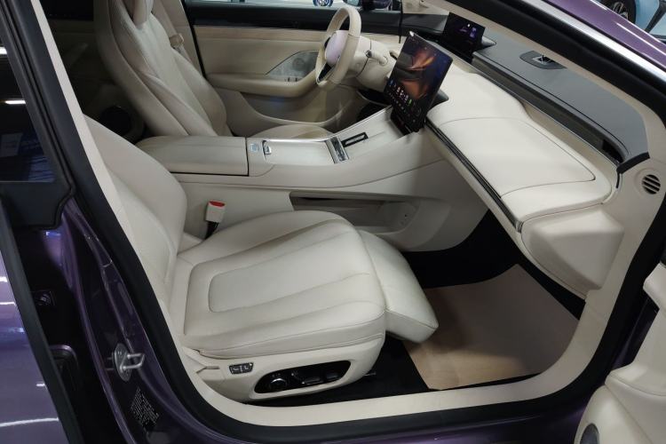 Used Hima Luxeed S7 2025 785 km Ultra Right Front Seat