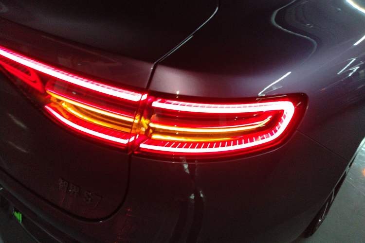 Used Hima Luxeed S7 2025 855 km Max Right Rear Taillight