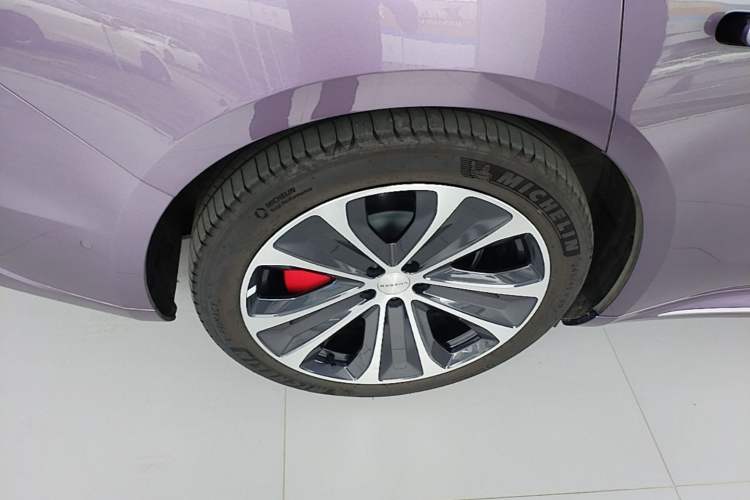 Used Hima Luxeed S7 2025 785 km Ultra Right Rear Wheel Hub