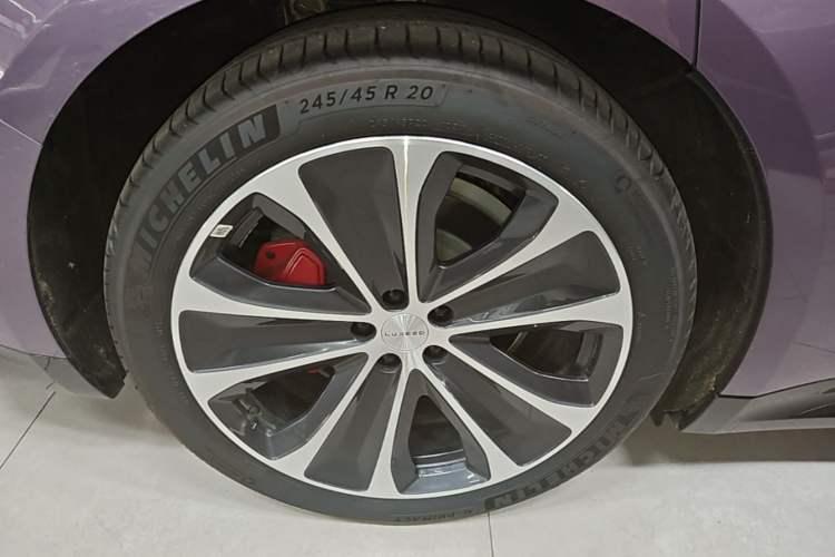 Used Hima Luxeed S7 2025 785 km Ultra Right Rear Wheel Hub