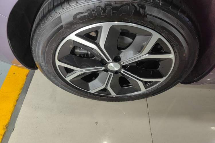 Used Hima Luxeed S7 2025 705 km Pro Right Rear Wheel Hub