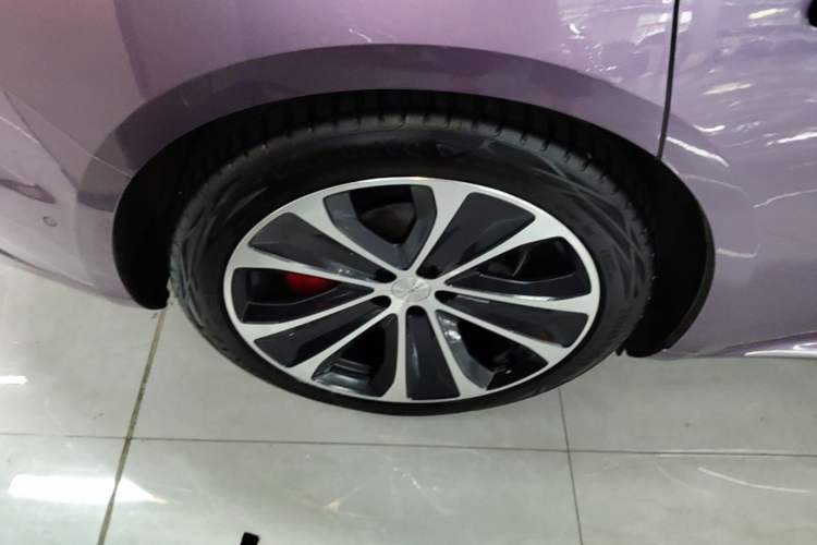 Used Hima Luxeed S7 2025 785 km Ultra Right Rear Wheel Hub