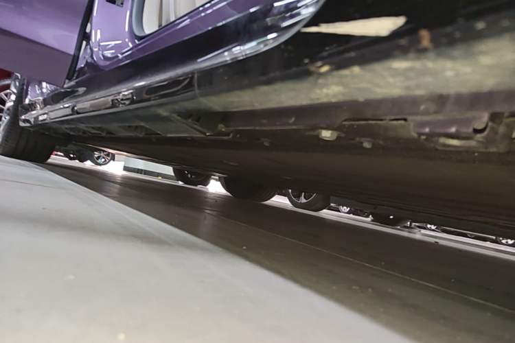 Used Hima Luxeed S7 2025 785 km Ultra Right Side Sill