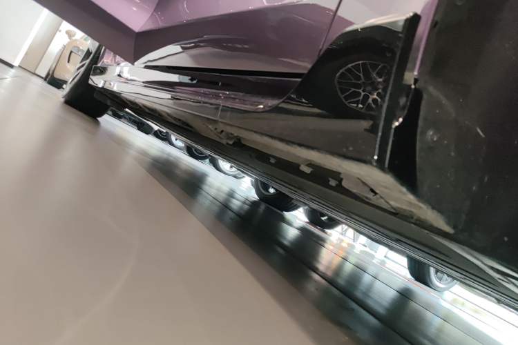Used Hima Luxeed S7 2025 785 km Ultra Right Side Sill
