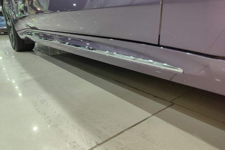 Used Hima Luxeed S7 2025 705 km Pro Right Side Sill