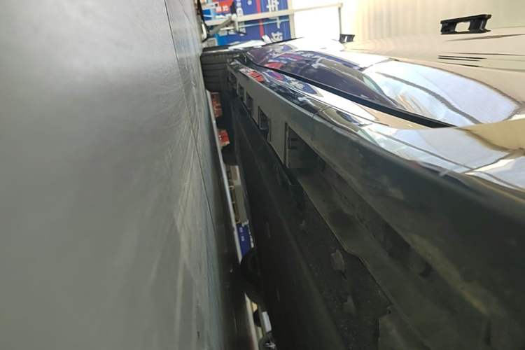Used Hima Luxeed S7 2025 785 km Ultra Right Side Sill