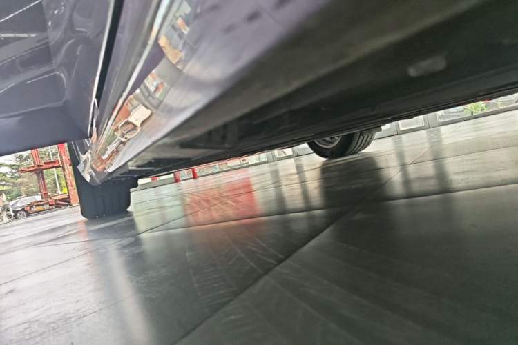 Used Hima Luxeed S7 2025 705 km Max Right Side Sill
