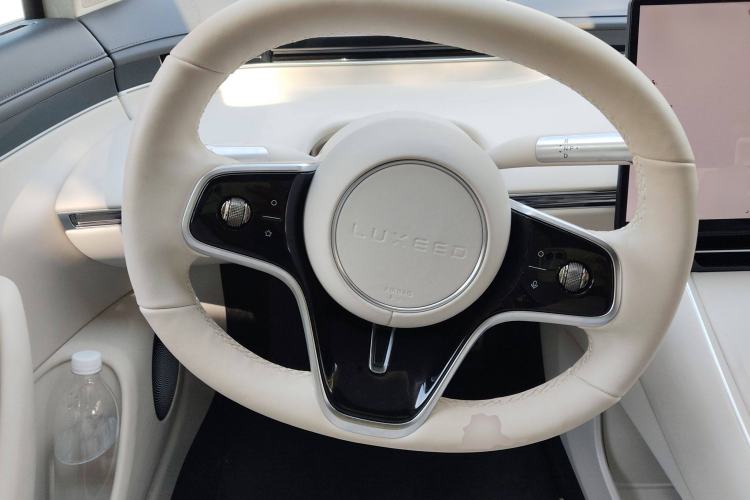 Used Hima Luxeed S7 2025 855 km Max Steering Wheel