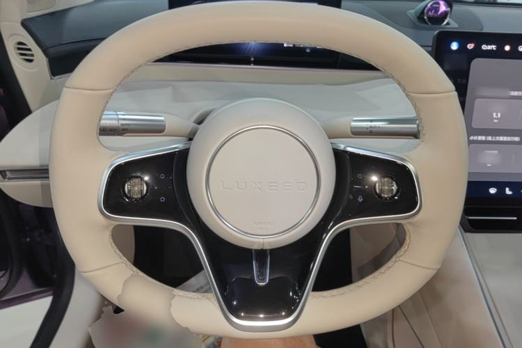 Used Hima Luxeed S7 2025 705 km Pro Steering Wheel