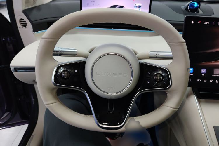Used Hima Luxeed S7 2025 785 km Ultra Steering Wheel