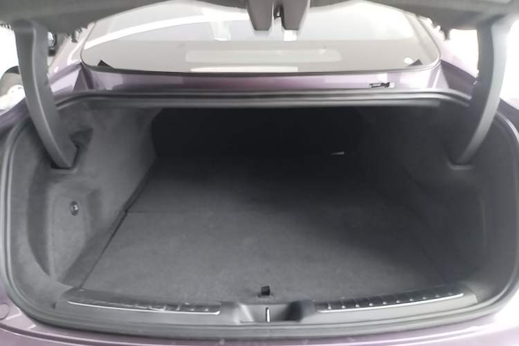Used Hima Luxeed S7 2025 785 km Ultra Trunk