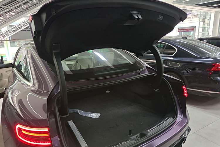Used Hima Luxeed S7 2025 785 km Ultra Trunk
