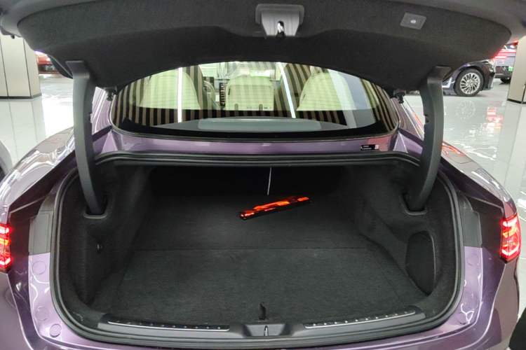 Used Hima Luxeed S7 2025 785 km Ultra Trunk