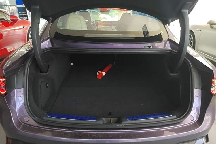 Used Hima Luxeed S7 2025 785 km Ultra Trunk