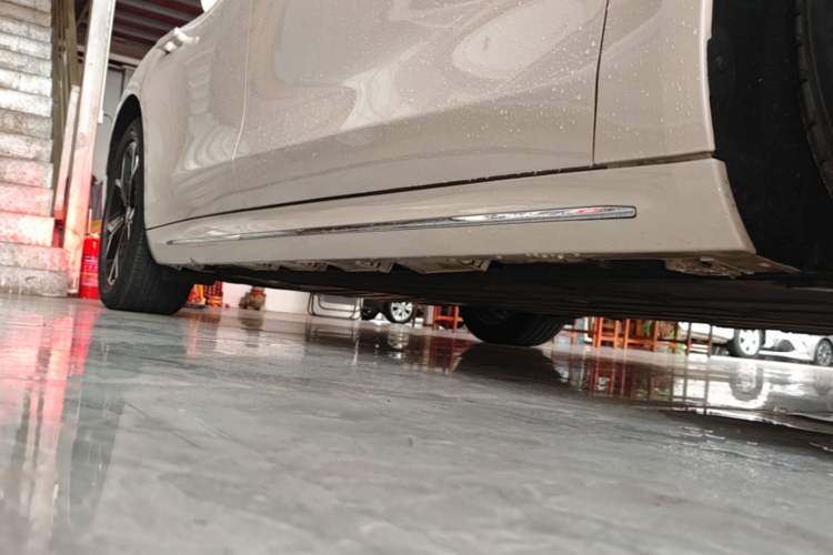 Used Hima Luxeed S7 2025 855 km Max Right Side Sill