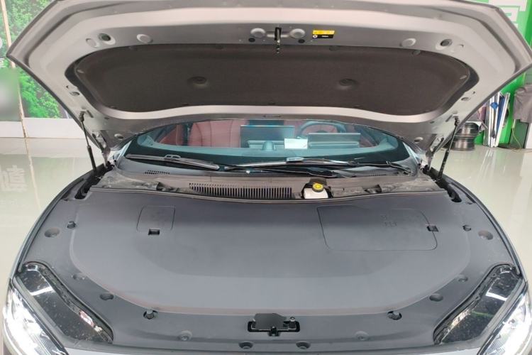 Used Hima Luxeed S7 2025 705 km Max Engine Bay