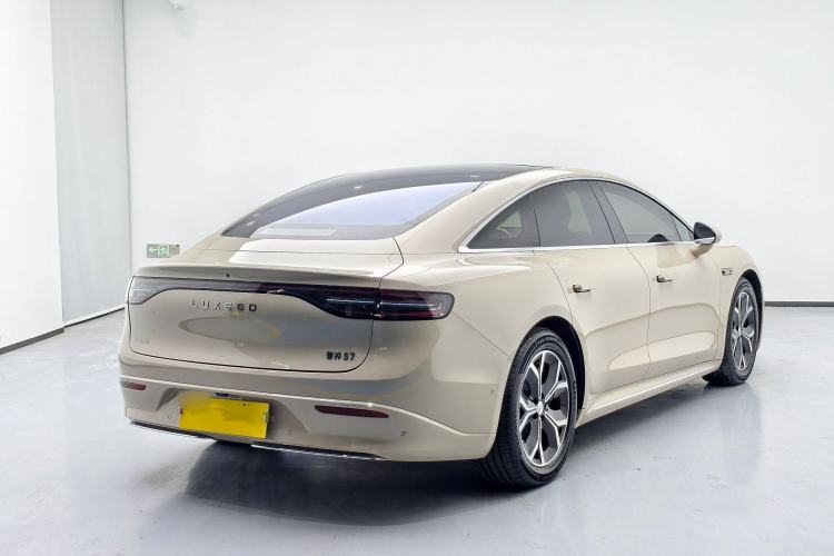 Used Hima Luxeed S7 2025 855 km Max Exterior 2