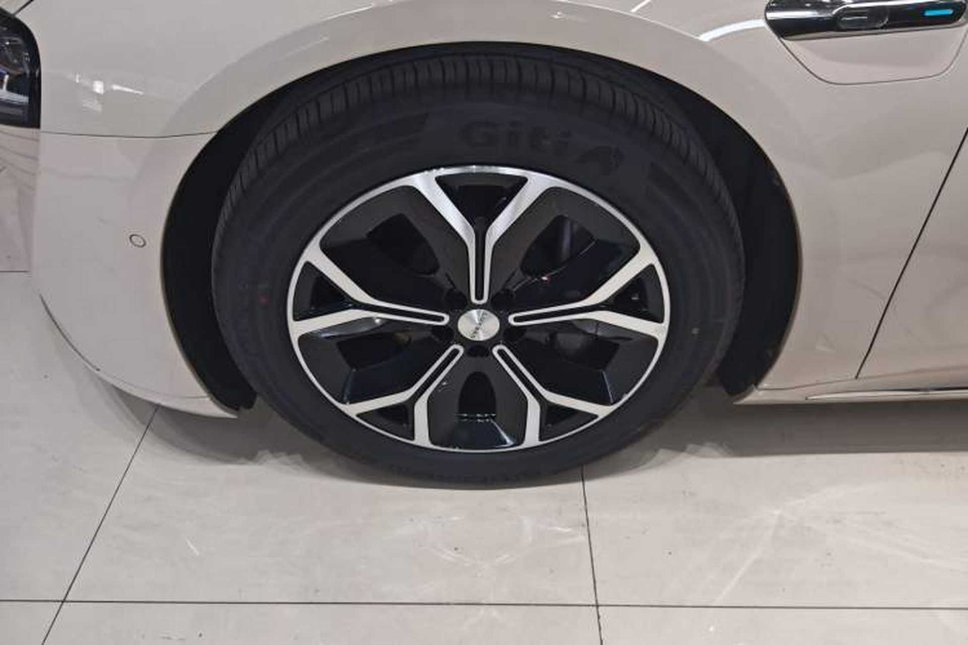 Used Hima Luxeed S7 2025 855 km Max Exterior 7
