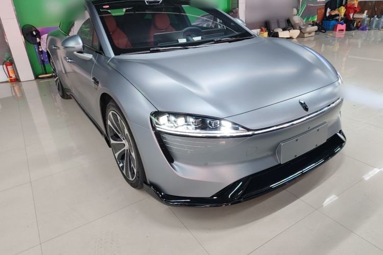 Used Hima Luxeed S7 2025 705 km Max Front Right 45 Deg