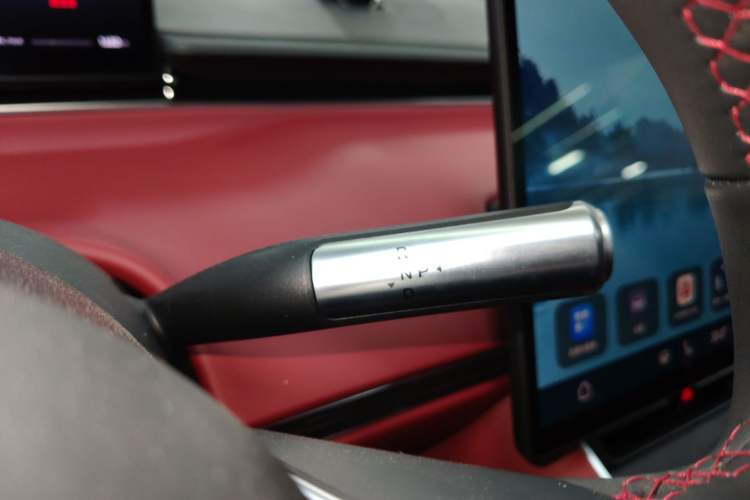 Used Hima Luxeed S7 2025 703km Ultra Sport Edition Gear Lever