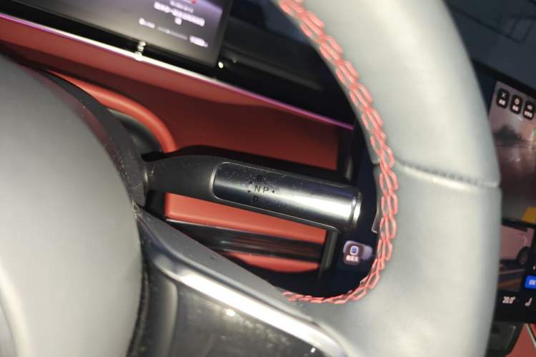 Used Hima Luxeed S7 2025 705 km Max Gear Lever