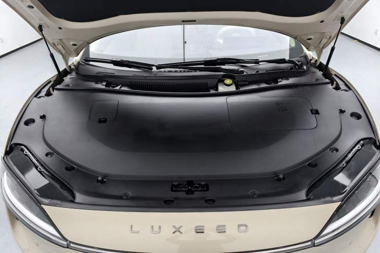 Used Hima Luxeed S7 2025 855 km Max Interior 2