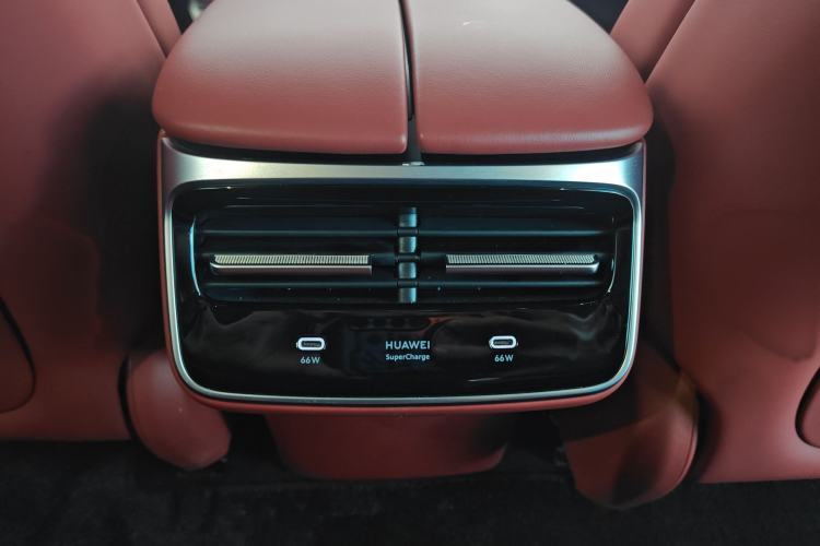 Used Hima Luxeed S7 2025 703km Ultra Sport Edition Interior 5