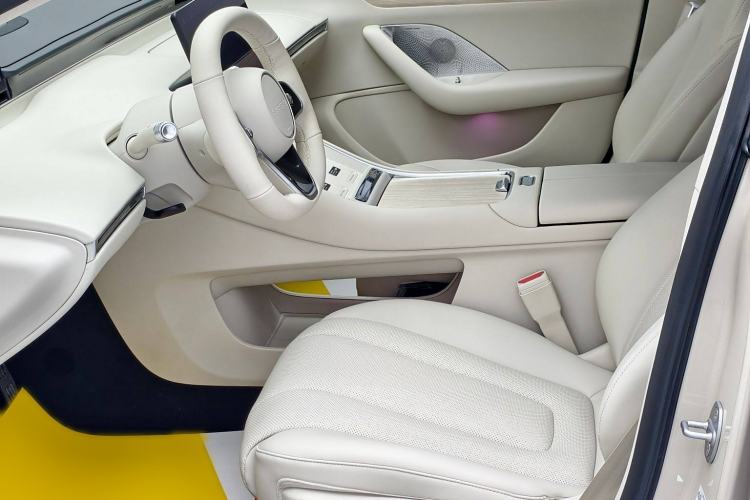 Used Hima Luxeed S7 2025 855 km Max Interior 6