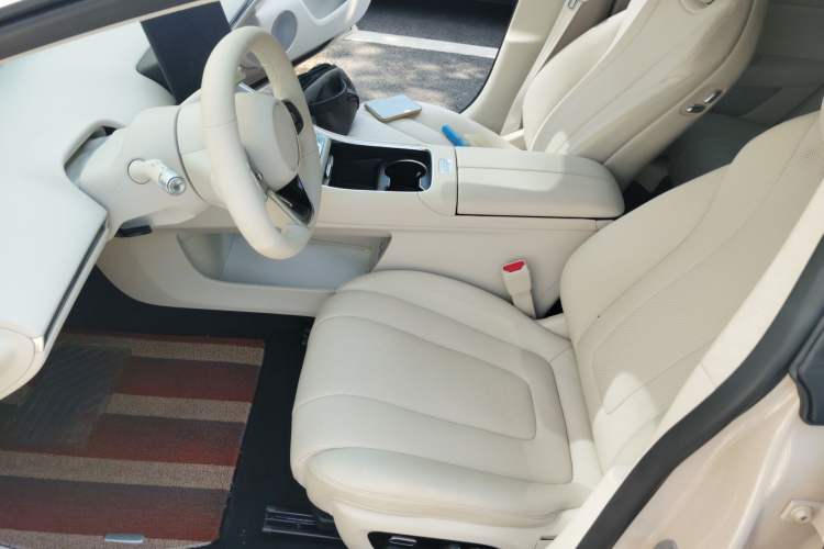 Used Hima Luxeed S7 2025 855 km Max Left Front Seat