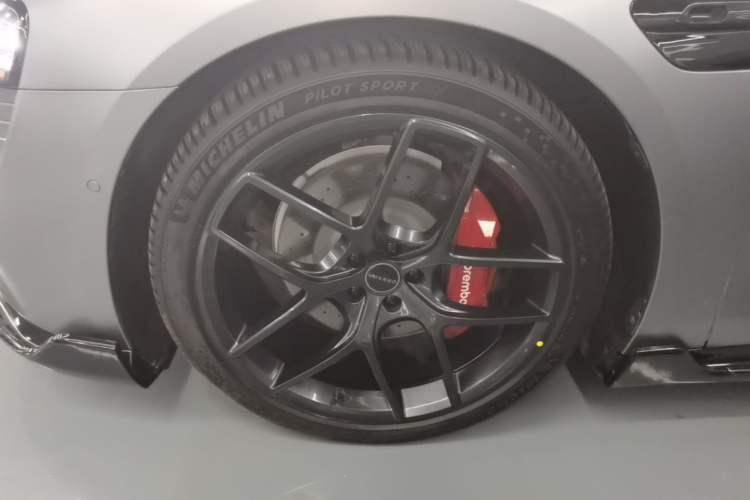 Used Hima Luxeed S7 2025 703km Ultra Sport Edition Left Front Wheel Hub