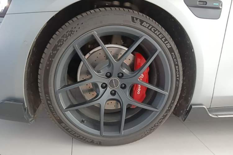 Used Hima Luxeed S7 2025 703km Ultra Sport Edition Left Front Wheel Hub