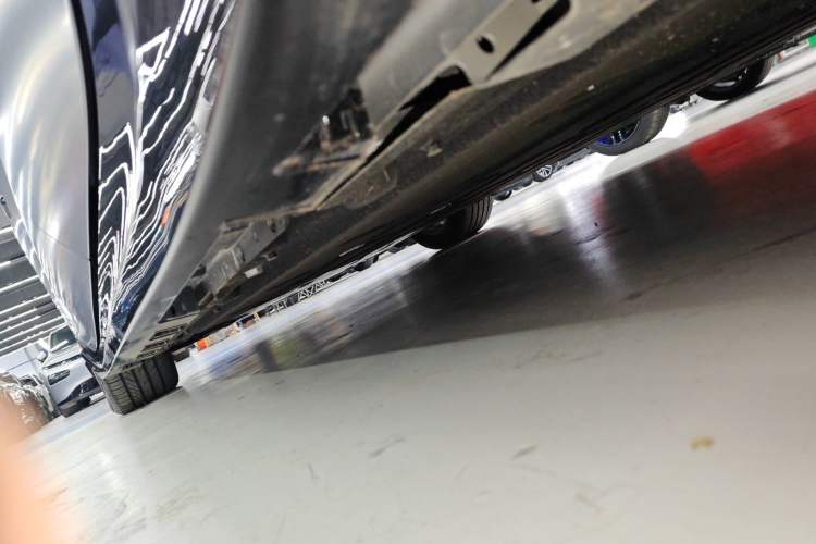 Used Hima Luxeed S7 2025 705 km Max Left Side Sill