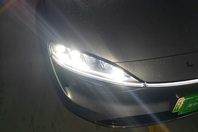 Used Hima Luxeed S7 2025 705 km Max Right Front Headlight