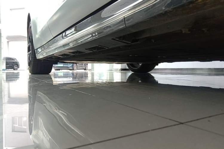 Used Hima Luxeed S7 2025 703km Ultra Sport Edition Right Side Sill