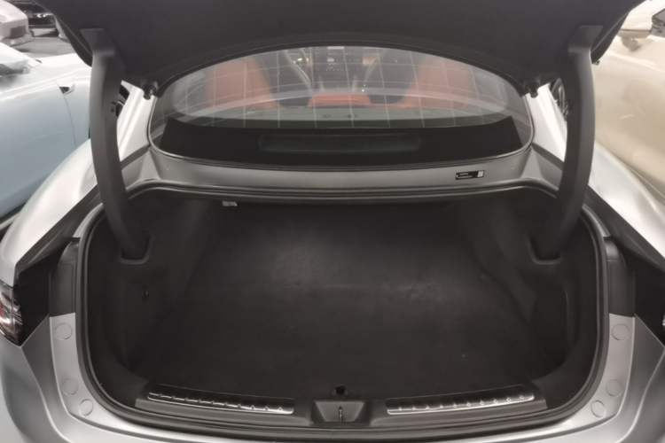 Used Hima Luxeed S7 2025 703km Ultra Sport Edition Trunk