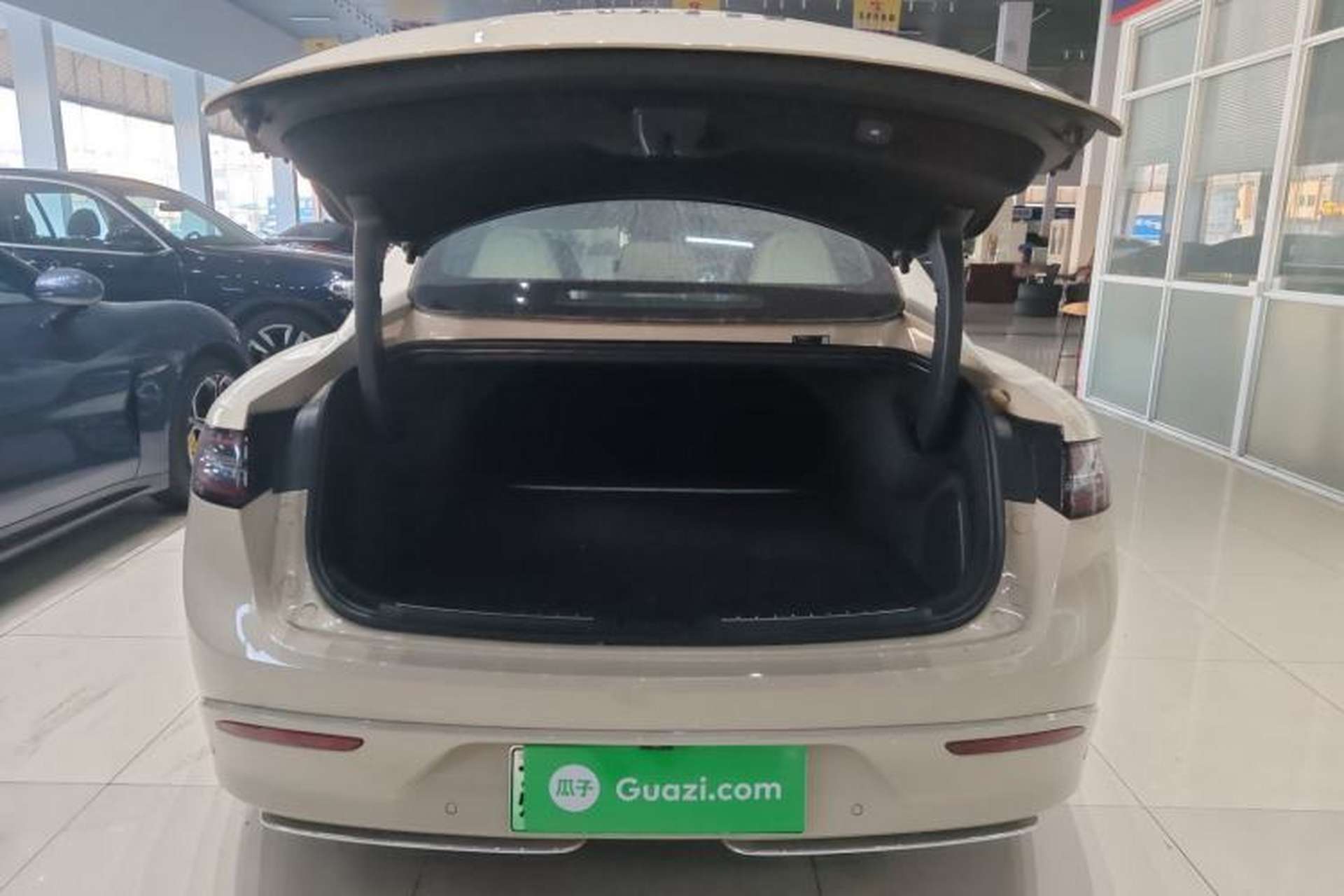 Used Hima Luxeed S7 2025 855 km Max Trunk