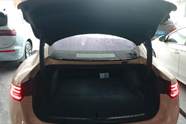 Used Hima Luxeed S7 2025 855 km Max Trunk