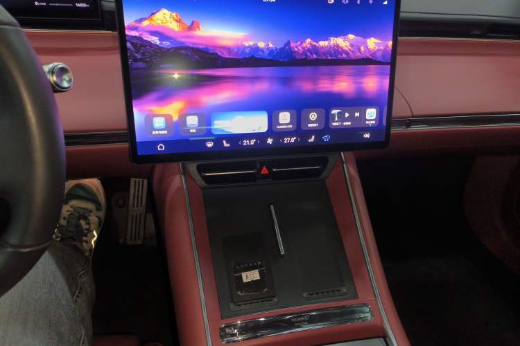 Used Hima Luxeed S7 2025 705 km Pro Audio And AC Panel