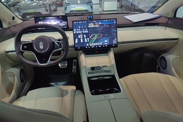 Used Hima Luxeed S7 2025 705 km Pro Center Console