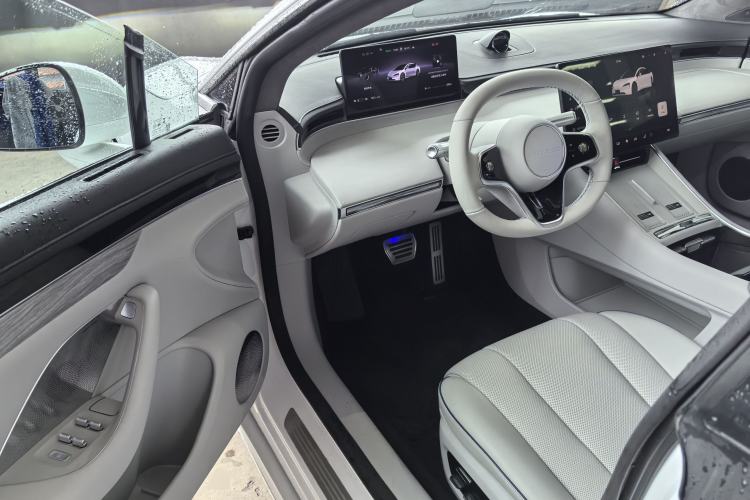 Used Hima Luxeed S7 2025 855 km Max Driver Seat