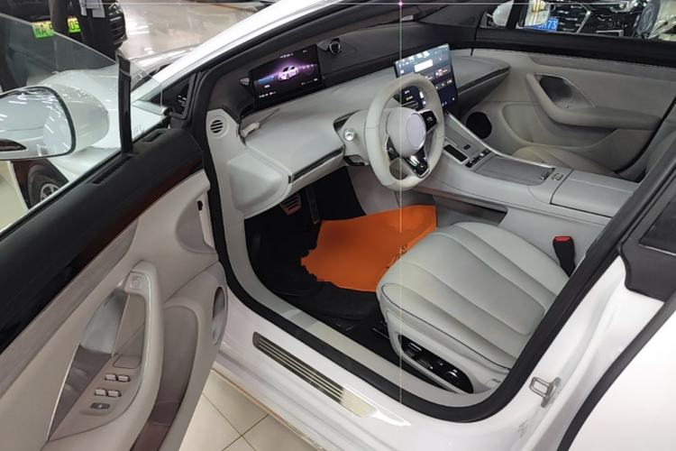 Used Hima Luxeed S7 2025 855 km Max Driver Seat