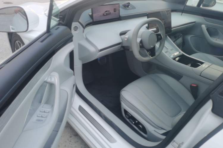 Used Hima Luxeed S7 2025 855 km Max Driver Seat