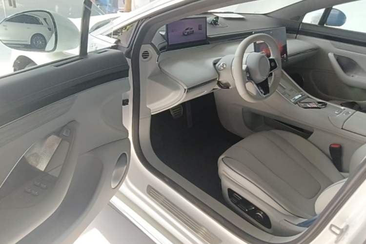 Used Hima Luxeed S7 2025 855 km Max Driver Seat