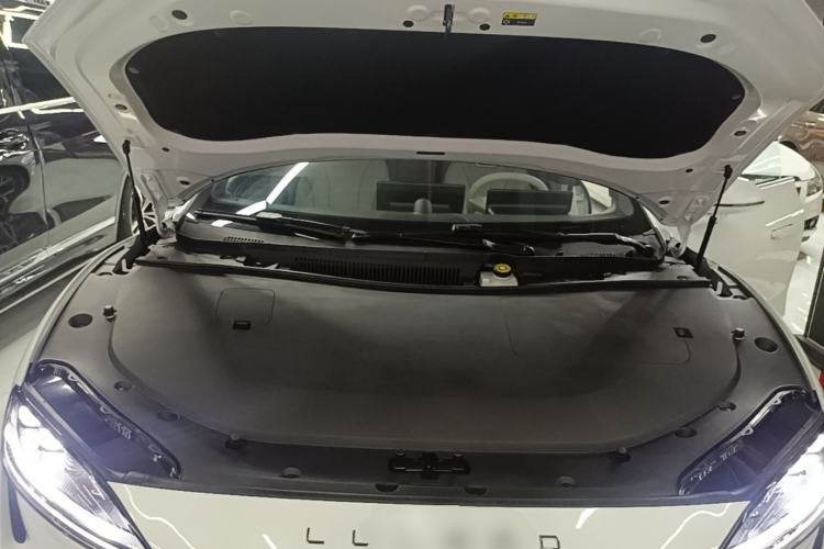Used Hima Luxeed S7 2025 855 km Max Engine Bay