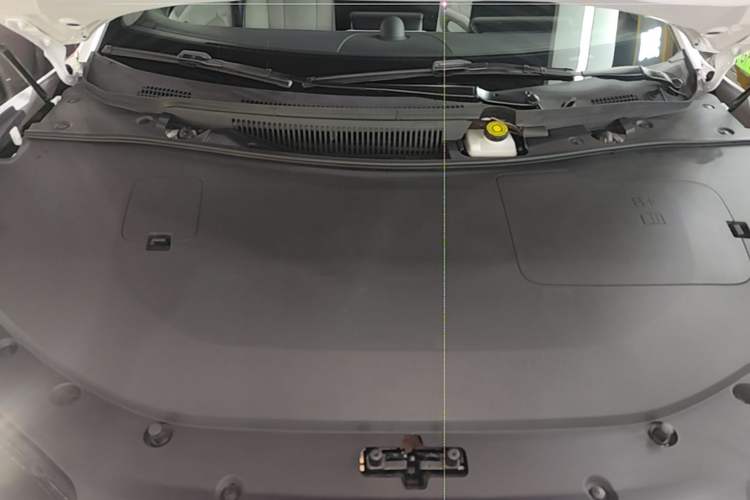 Used Hima Luxeed S7 2025 855 km Max Engine Bay