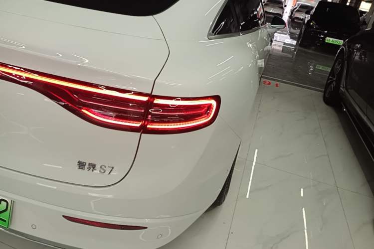 Used Hima Luxeed S7 2025 855 km Max Exterior 2