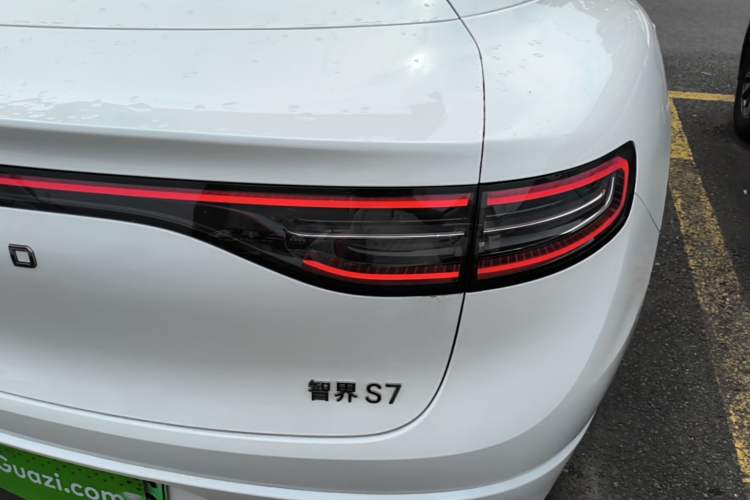 Used Hima Luxeed S7 2025 855 km Max Exterior 3