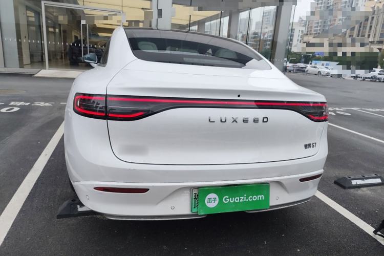 Used Hima Luxeed S7 2025 855 km Max Exterior 4