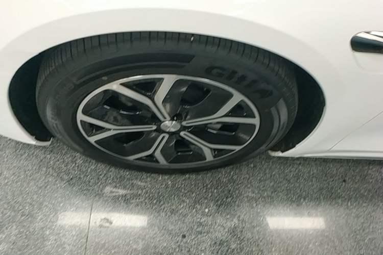 Used Hima Luxeed S7 2025 855 km Max Exterior 4